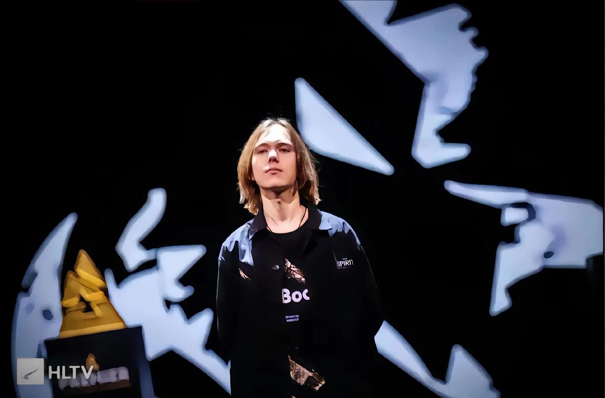 醒来吧！ Mercury ，战争之神，拥有强烈的杀戮感，击杀了五名玩家。 TyLoo 赢得了GL地图选择，重新获得胜利。