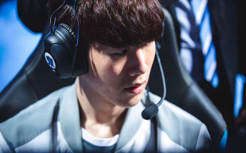 iM谈到NAVI的挣扎：“每一场首局或者首图，我们都有点挣扎”